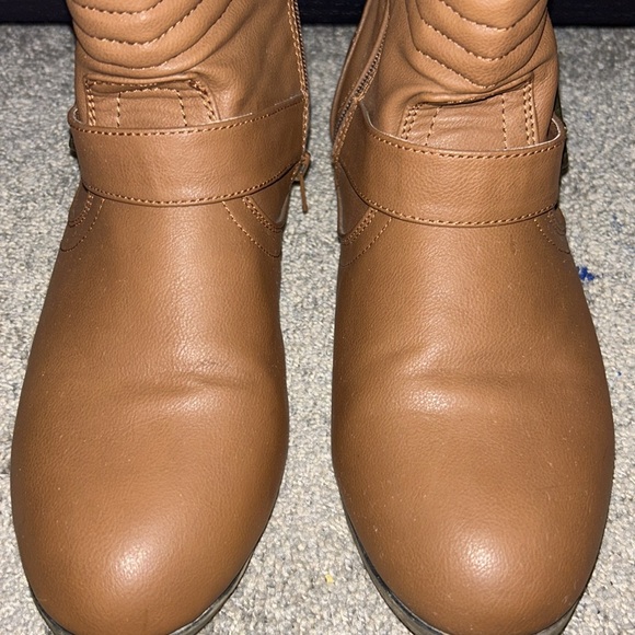 🦋Been Booted🦋 - Picture 8 of 8